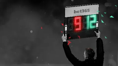 国安新帅塞蒂恩提前抵达海口与球队会合